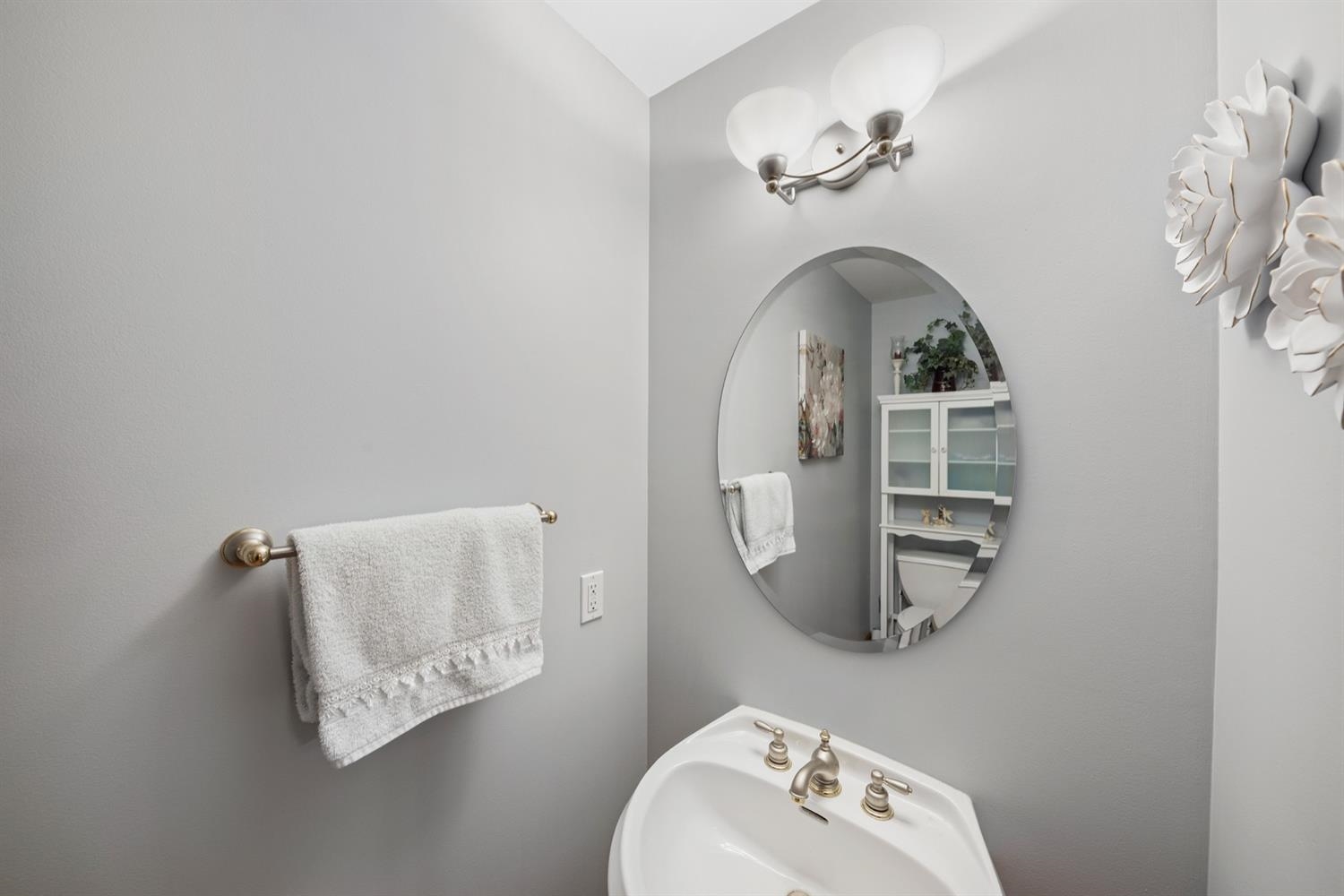 124 Leicester Road Munster, IN 46321 - Photo 8 of 27 1500x1000