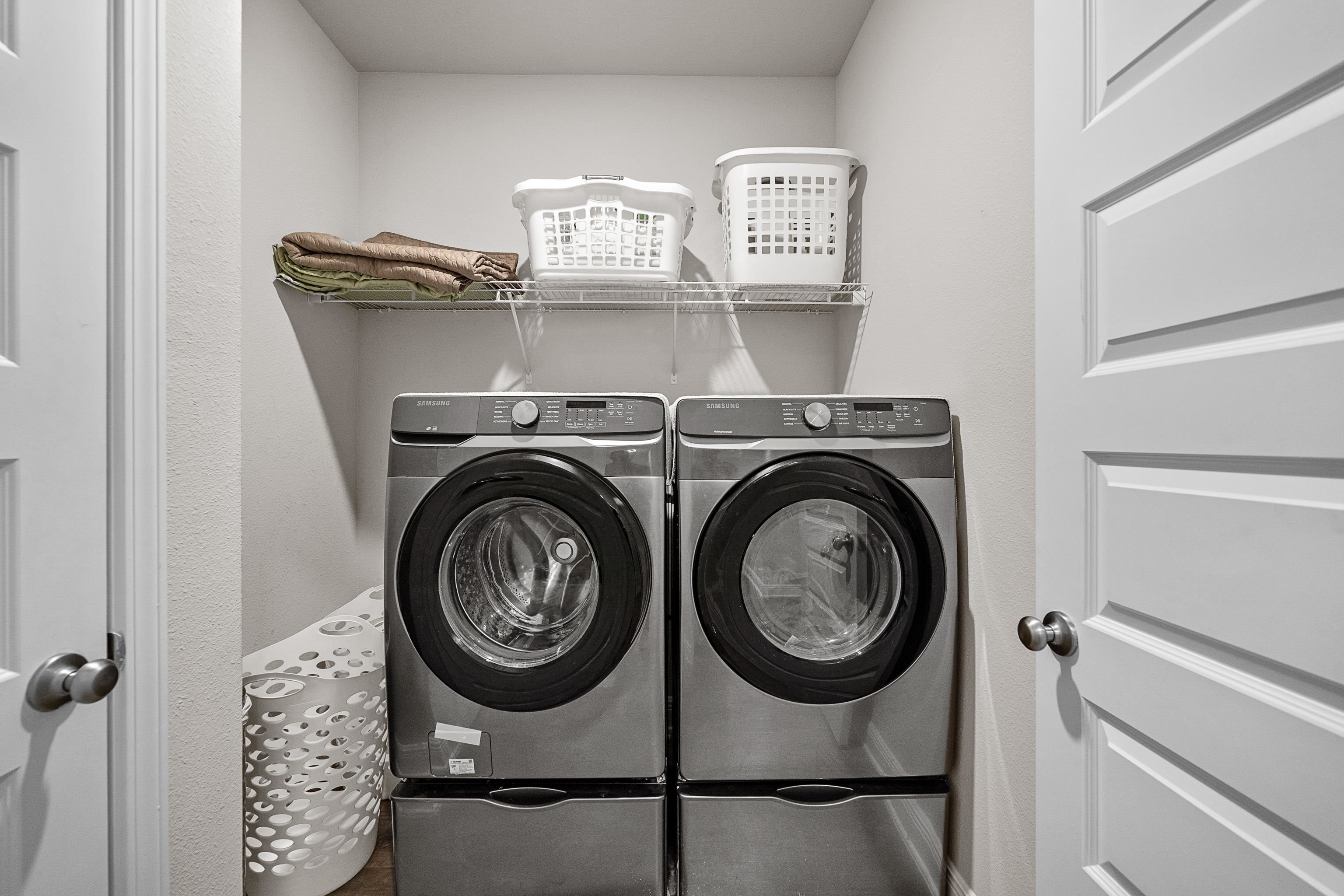 24966 Spectacular Bid Loop Daphne, AL 36526 - Photo 20 of 48 Laundry Room