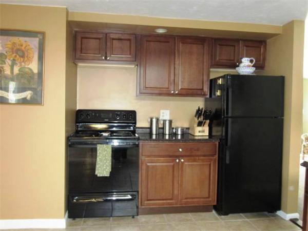 28 Griffin Road Framingham, MA 01701 - Photo 3 of 16 Gallery Image 3