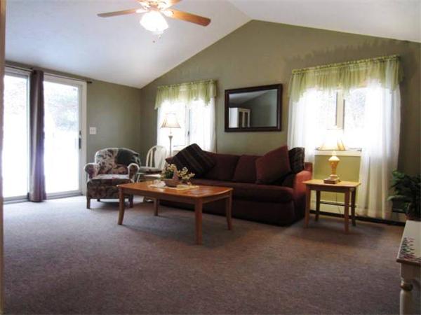 28 Griffin Road Framingham, MA 01701 - Photo 5 of 16 Gallery Image 5