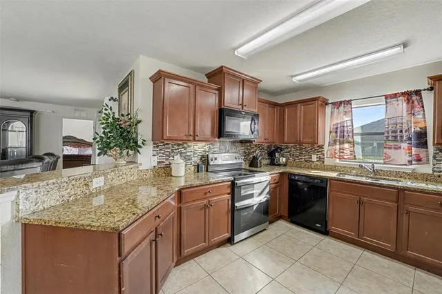 $300,000 | 5630 Elsinore Way, Lakeland, FL 33805