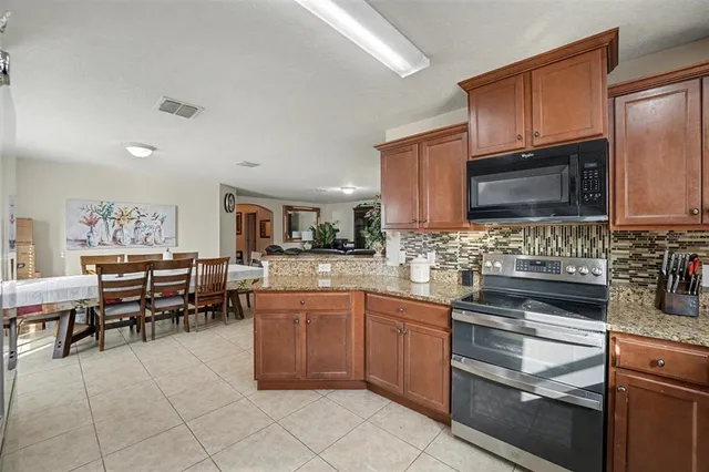 $300,000 | 5630 Elsinore Way, Lakeland, FL 33805