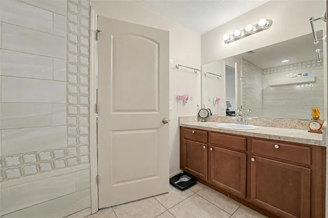 $300,000 | 5630 Elsinore Way, Lakeland, FL 33805