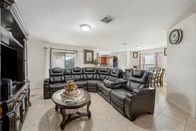 $300,000 | 5630 Elsinore Way, Lakeland, FL 33805