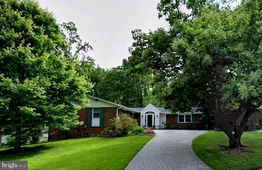 3BR.2B home in sought-after Kings Park