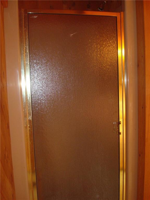571 West Road Waterboro, ME 04087 - Photo 22 of 34 Shower door