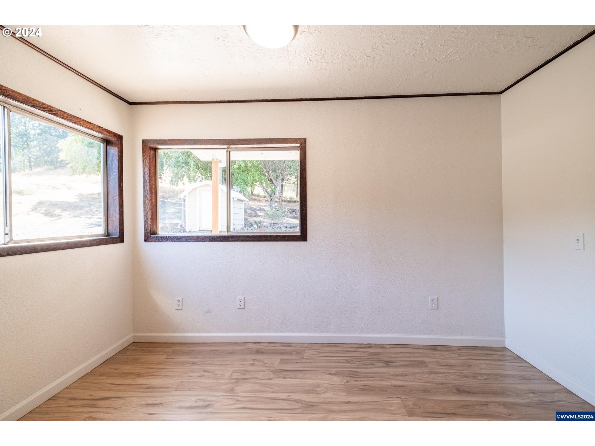 37869 Middle Ridge Road Lebanon, OR 97355 - Photo 10 of 39 Gallery Image 10