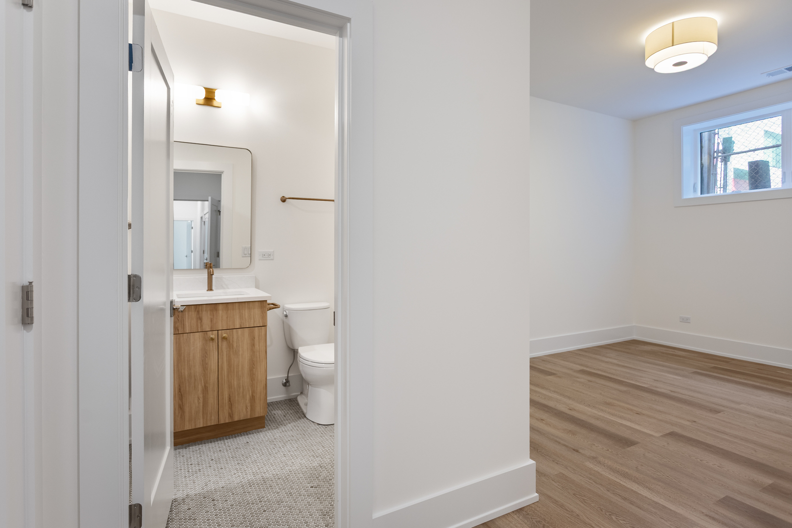 3740 North Racine Avenue, Unit 1 Chicago, IL 60613 - Photo 37 of 40