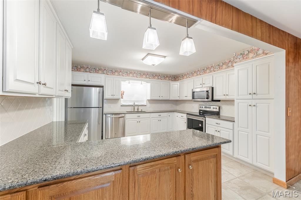 1305 Lurlyn Road Poplar Bluff, MO 63901 - Photo 14 of 32