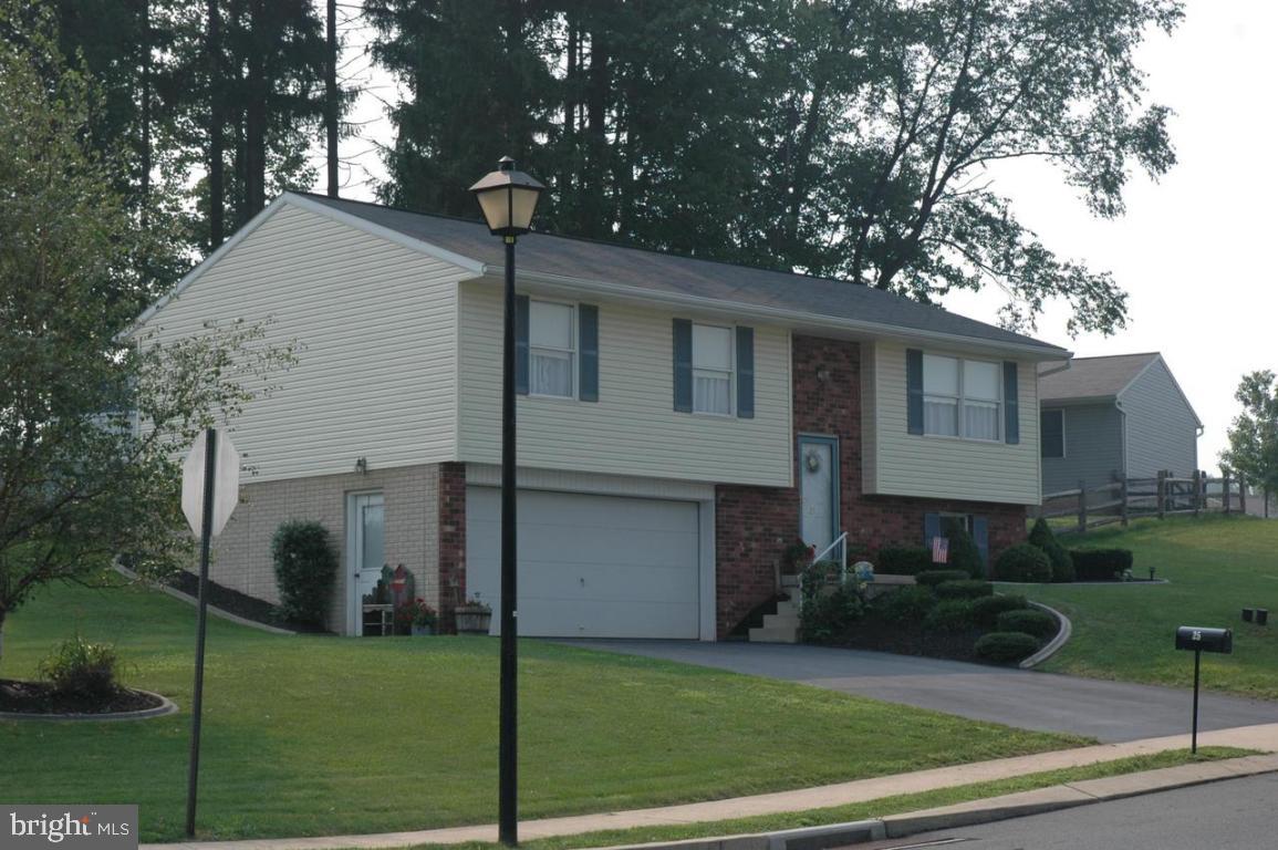 25 Barnhill Road Denver, PA 17517 - Photo 1 of 6 Gallery Image 1