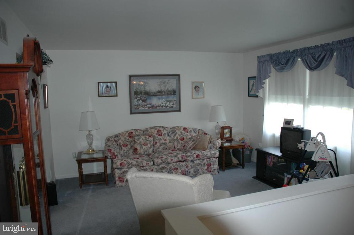 25 Barnhill Road Denver, PA 17517 - Photo 4 of 6 Gallery Image 4