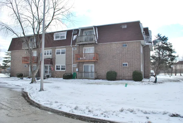$2,000 | 4309 West Park Ln Drive, Unit 3B, Alsip, IL 60803