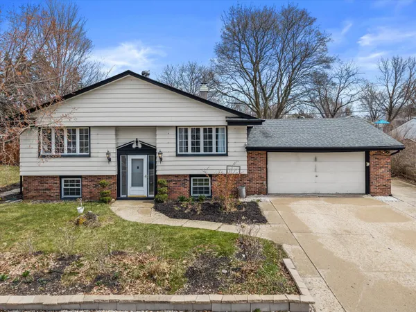 $339,900 | 605 Juniper Court, West Bend, WI 53095