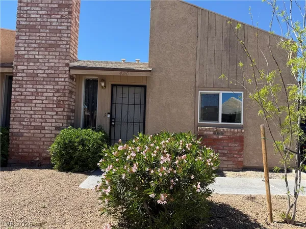 $1,600 | 4265 Rollingstone Drive, Las Vegas, NV 89103