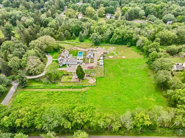 $1,100,000 | 22 Brett Road, Fairfield, CT 06824