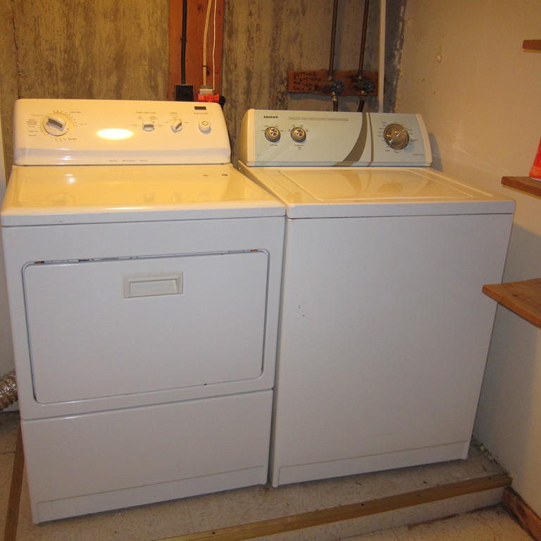 93 Curve Street Springfield, MA 01104 - Photo 15 of 23 Gallery Image 15