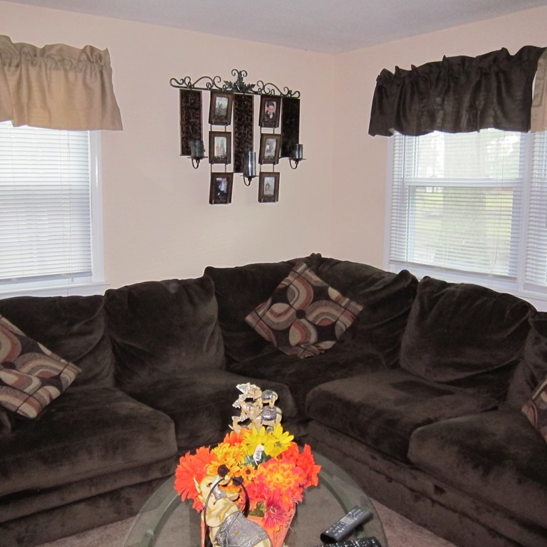 93 Curve Street Springfield, MA 01104 - Photo 2 of 23 Gallery Image 2