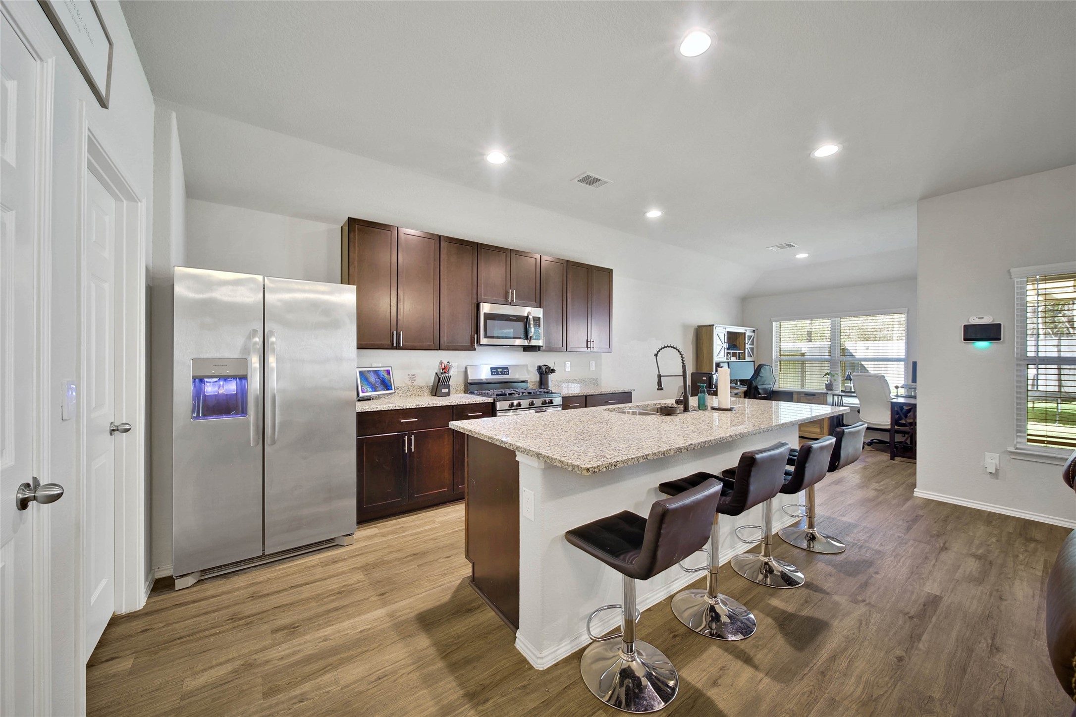 10021 Spring Creek Road Cleveland, TX 77327 - Photo 2 of 30