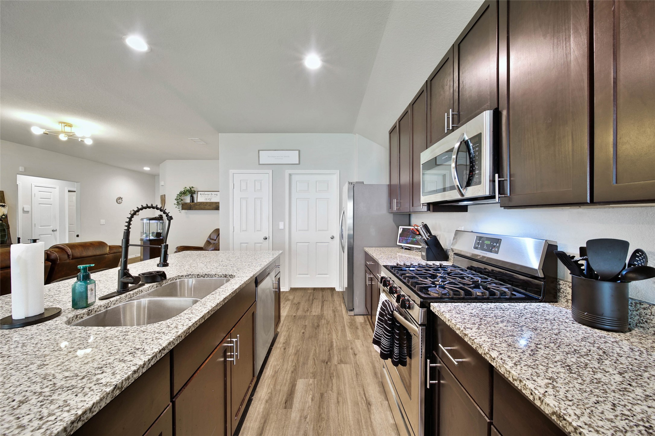 10021 Spring Creek Road Cleveland, TX 77327 - Photo 4 of 30