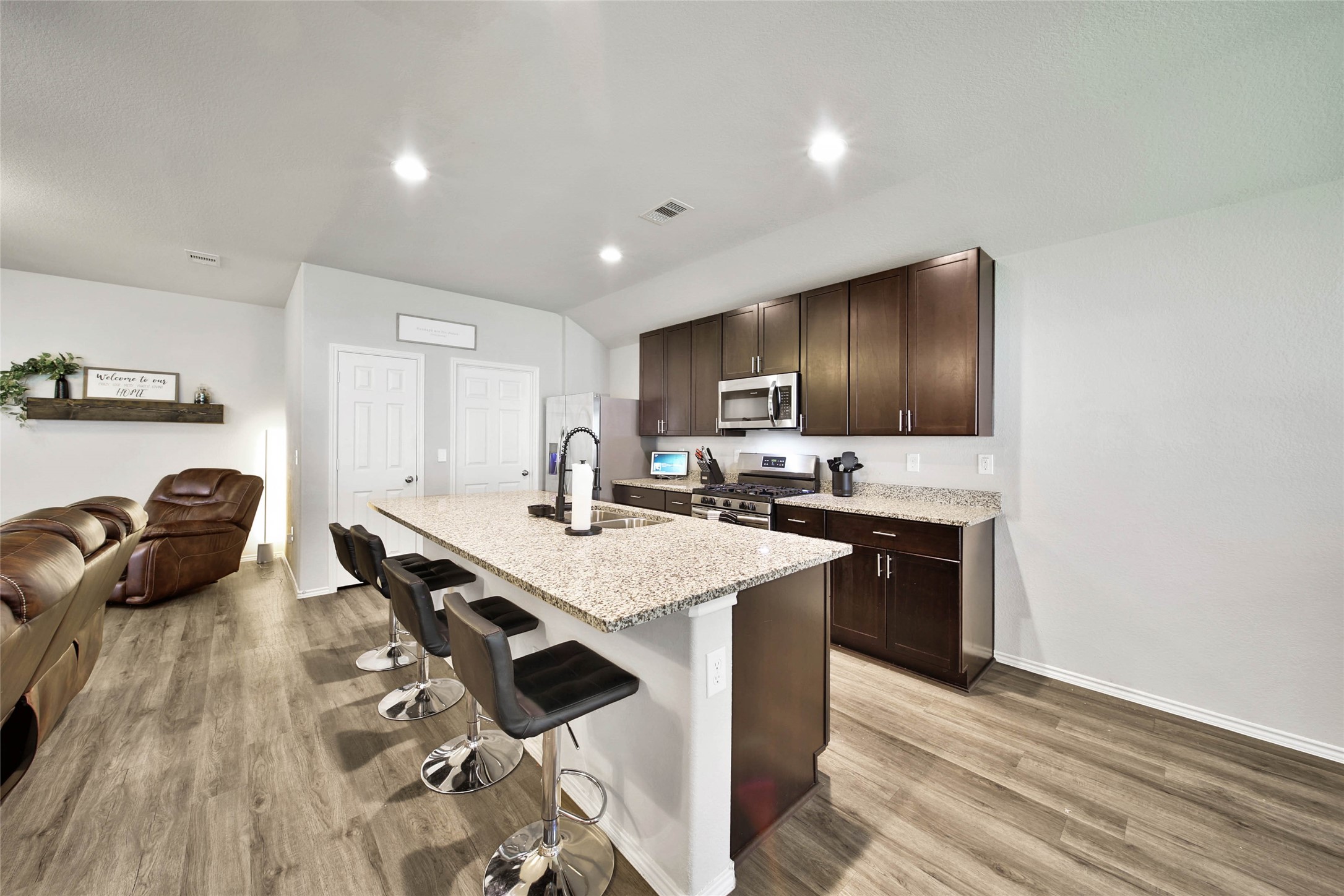 10021 Spring Creek Road Cleveland, TX 77327 - Photo 5 of 30