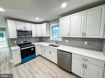 $299,900 | 24 South Queen Street, Dover, DE 19904