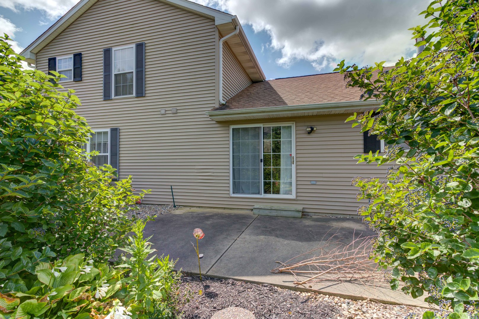 3006 Countrybend Lane Champaign, IL 61822 - Photo 6 of 46