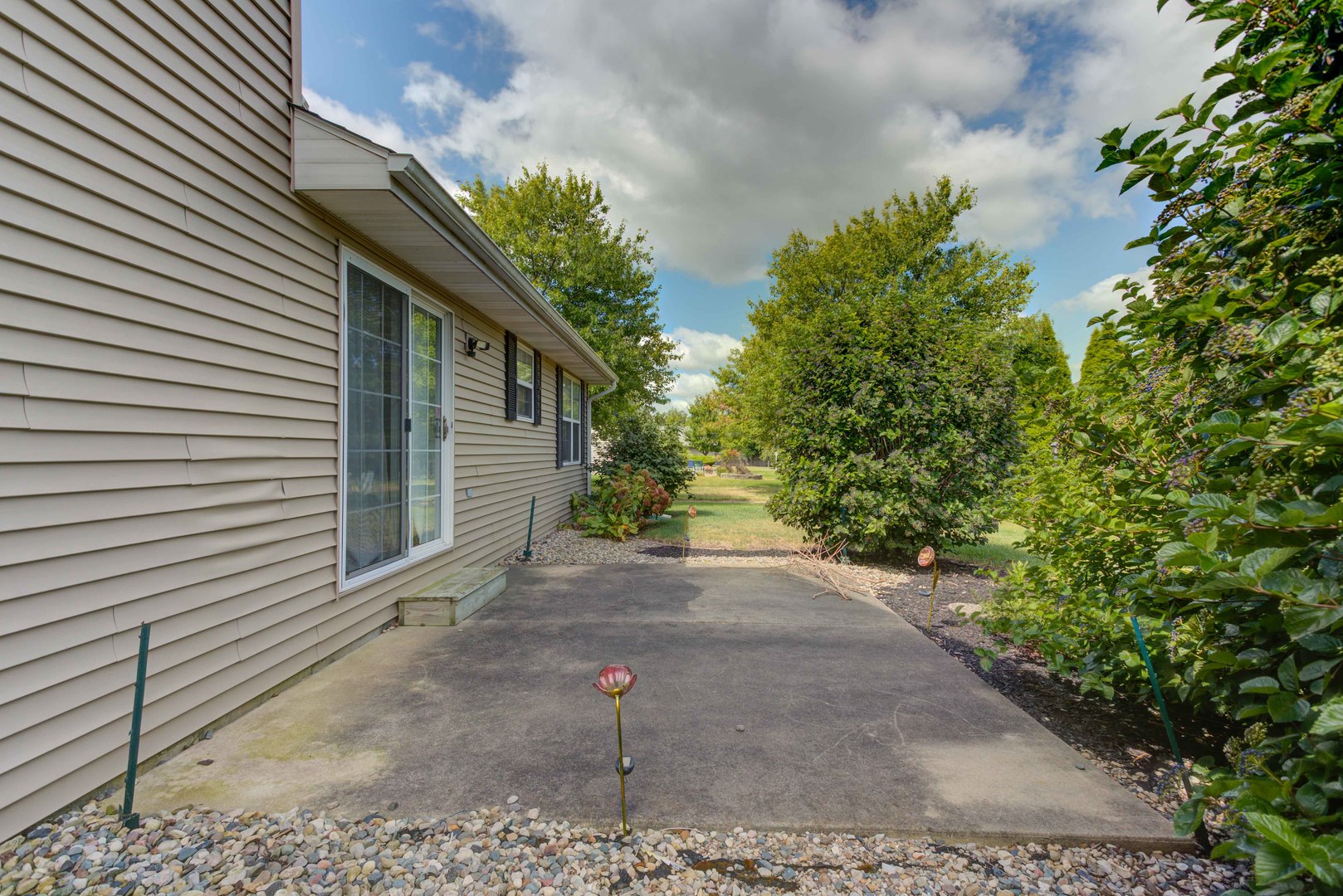 3006 Countrybend Lane Champaign, IL 61822 - Photo 8 of 46