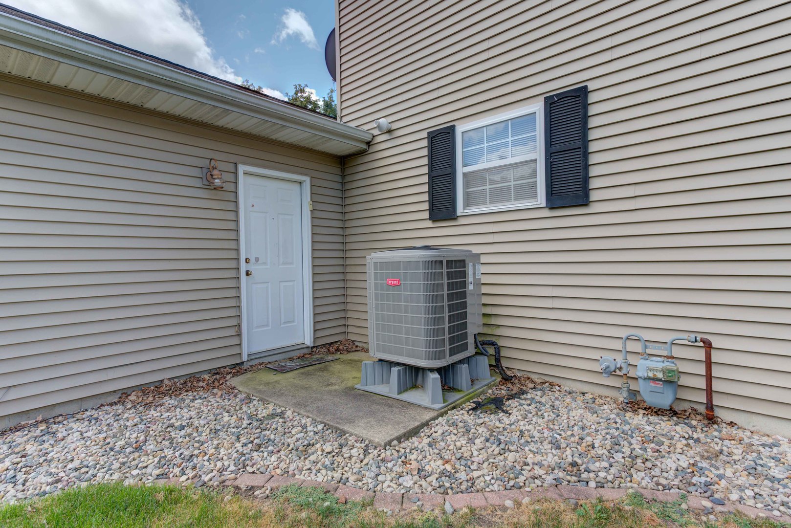 3006 Countrybend Lane Champaign, IL 61822 - Photo 9 of 46