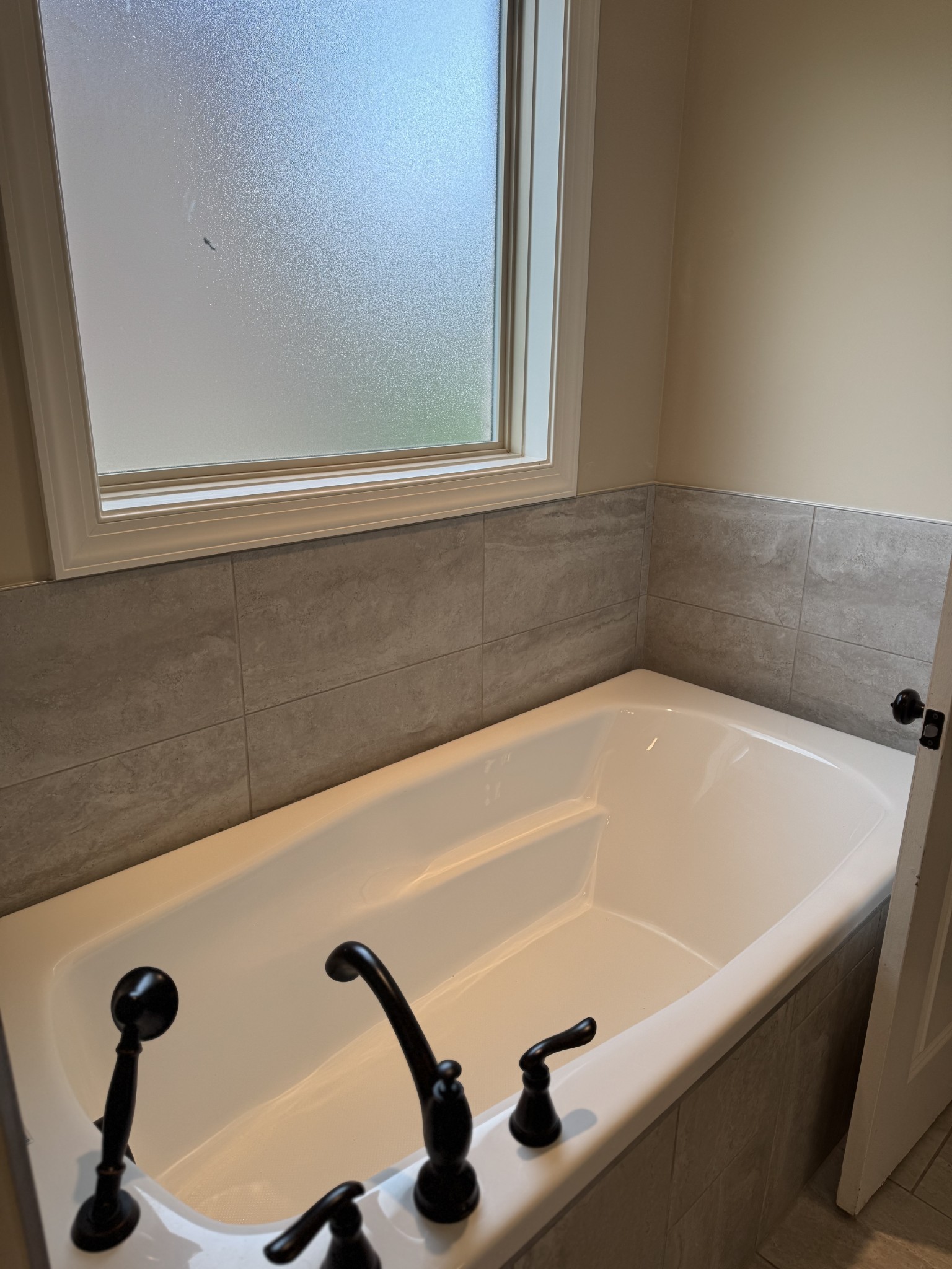 2006 Eagle View Road Hendersonville, TN 37075 - Photo 17 of 28 a bathroom with a bathtub