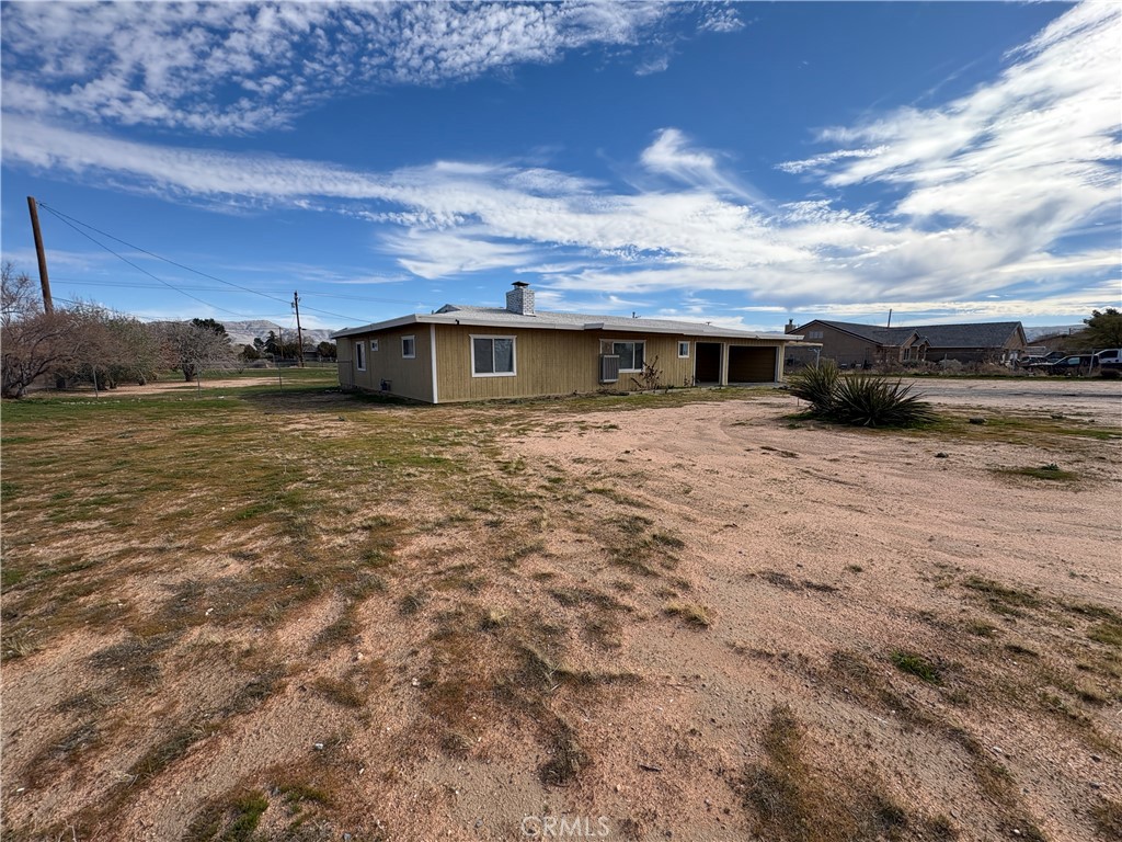 14027 Navajo Road Apple Valley, CA 92307 - Photo 25 of 25 a view of a terrace