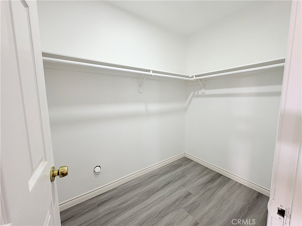 14027 Navajo Road Apple Valley, CA 92307 - Photo 6 of 25 a view of an empty room
