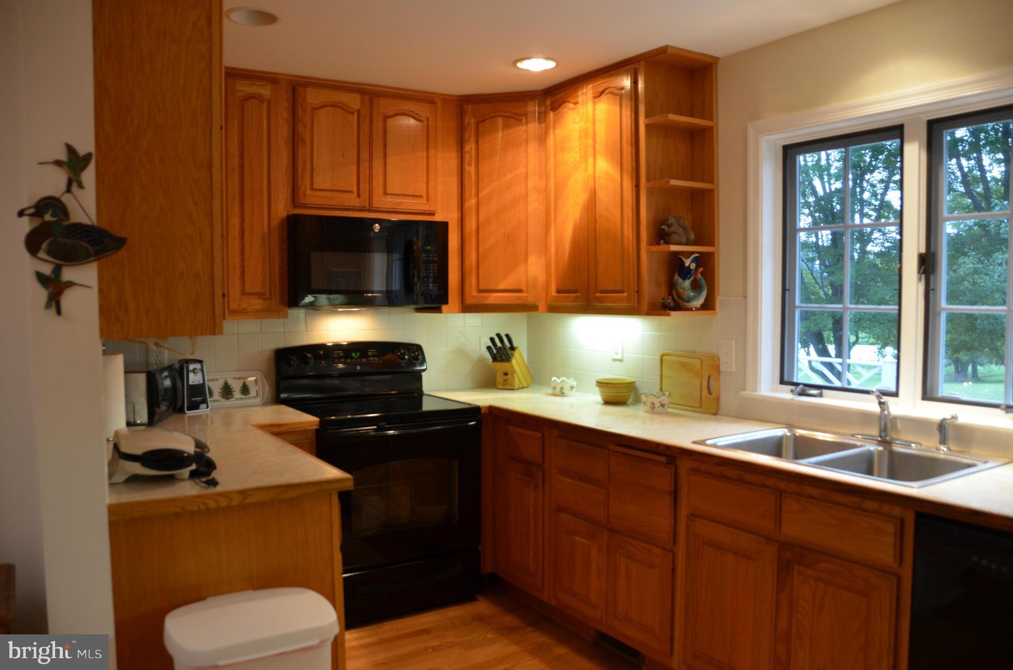 22167 Sam Fred Road Middleburg, VA 20117 - Photo 12 of 19 Kitchen