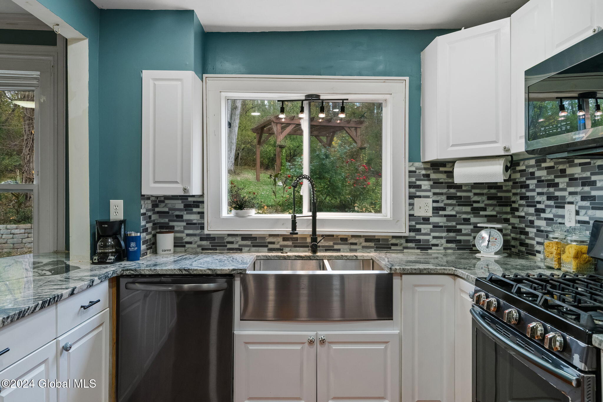 23 Rockefeller Road Bethlehem, NY 12054 - Photo 17 of 59 45-web-or-mls-23-rockefeller-rd
