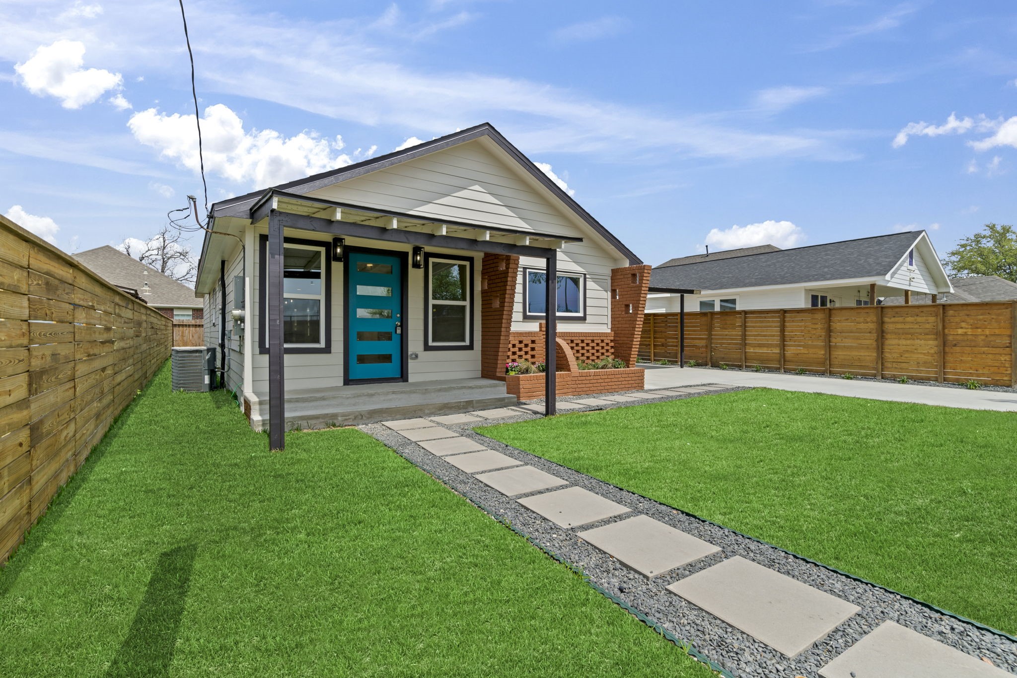1009 Genova Street Houston, TX 77009 - Photo 2 of 36