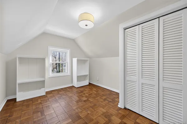 $5,500 | 108 La Rue Drive, Huntington, NY 11743