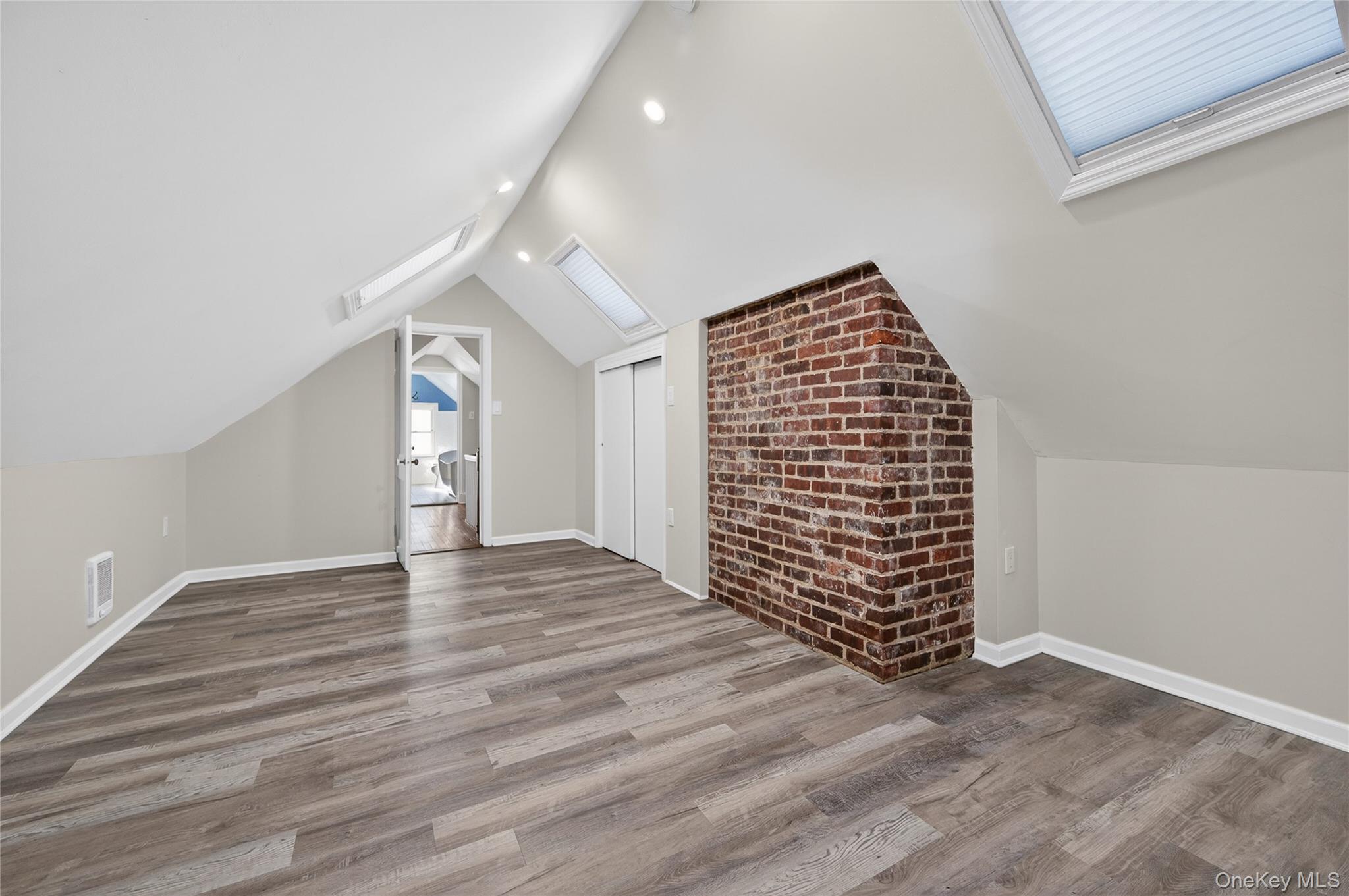 108 La Rue Drive Huntington, NY 11743 - Photo 22 of 27