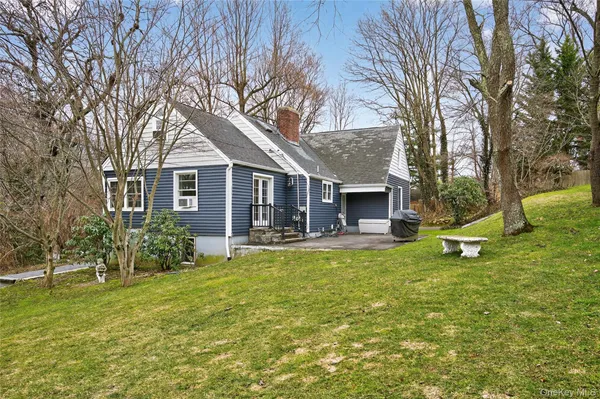 $5,500 | 108 La Rue Drive, Huntington, NY 11743