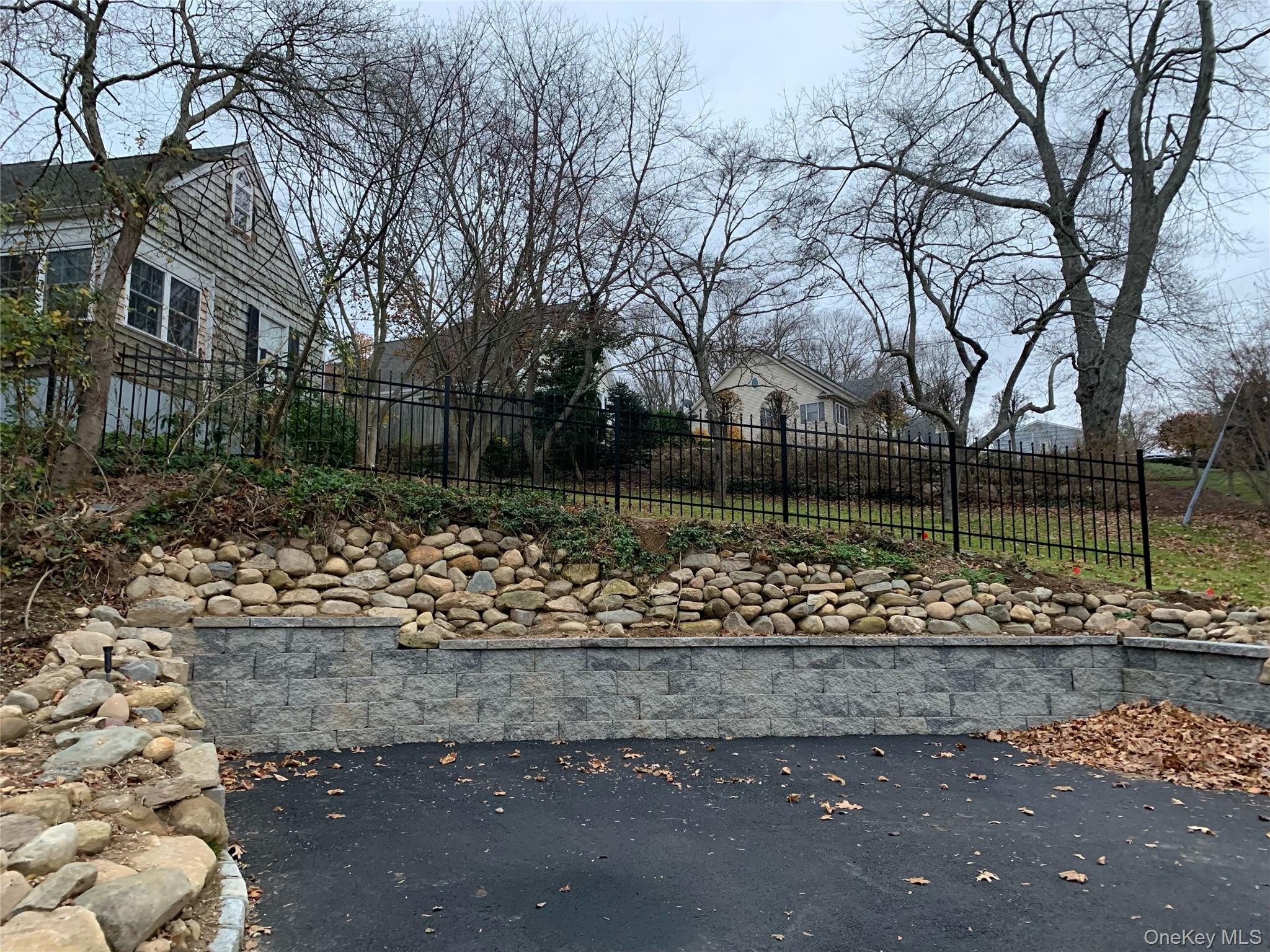 108 La Rue Drive Huntington, NY 11743 - Photo 25 of 27