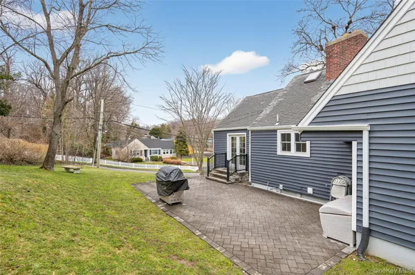 $5,500 | 108 La Rue Drive, Huntington, NY 11743