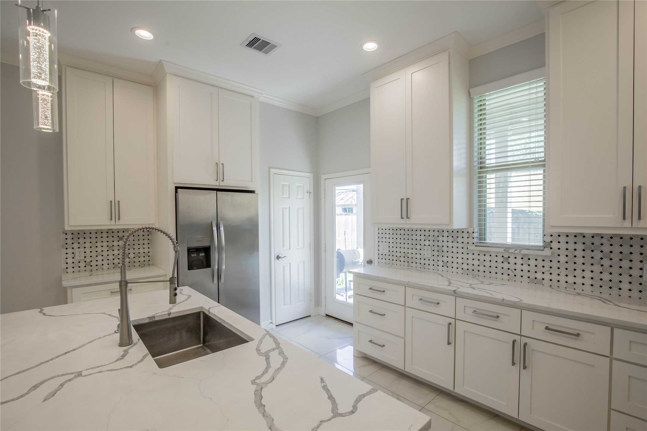 1308 Fresa Road Pasadena, TX 77502 - Photo 17 of 50