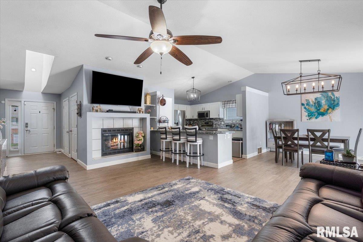 45 Royal Road Springfield, IL 62702 - Photo 4 of 38