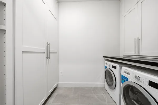 $1,150,000 | 3 Waterway Court, Unit 1B, The Woodlands, TX 77380