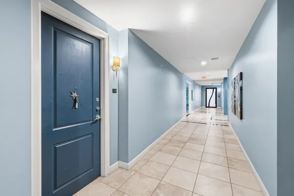 $1,150,000 | 3 Waterway Court, Unit 1B, The Woodlands, TX 77380