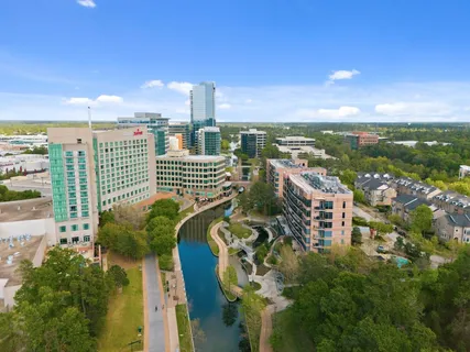 $1,100,000 | 3 Waterway Court, Unit 1B, The Woodlands, TX 77380