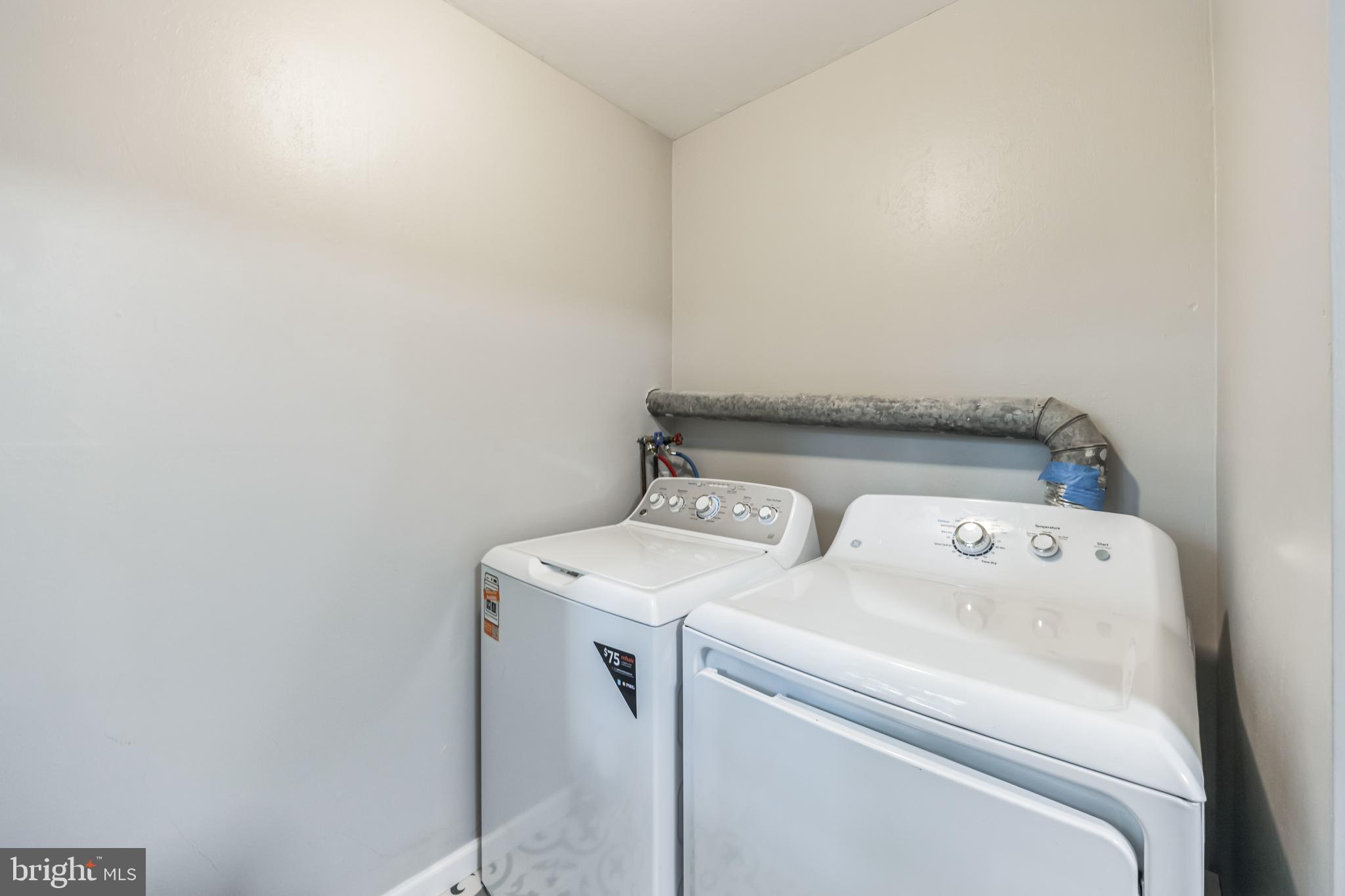 23 Raleigh Place Willingboro, NJ 08046 - Photo 16 of 27 a utility room with dryer and washer