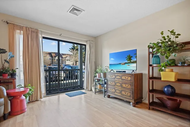 $337,000 | 105 Hunters Run Place, Unit 105, Haverhill, MA 01832