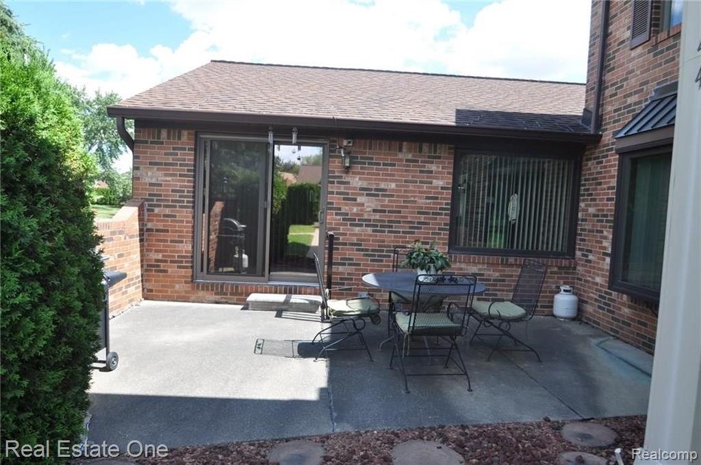 2232 London Bridge Drive Rochester Hills, MI 48307 - Photo 28 of 29