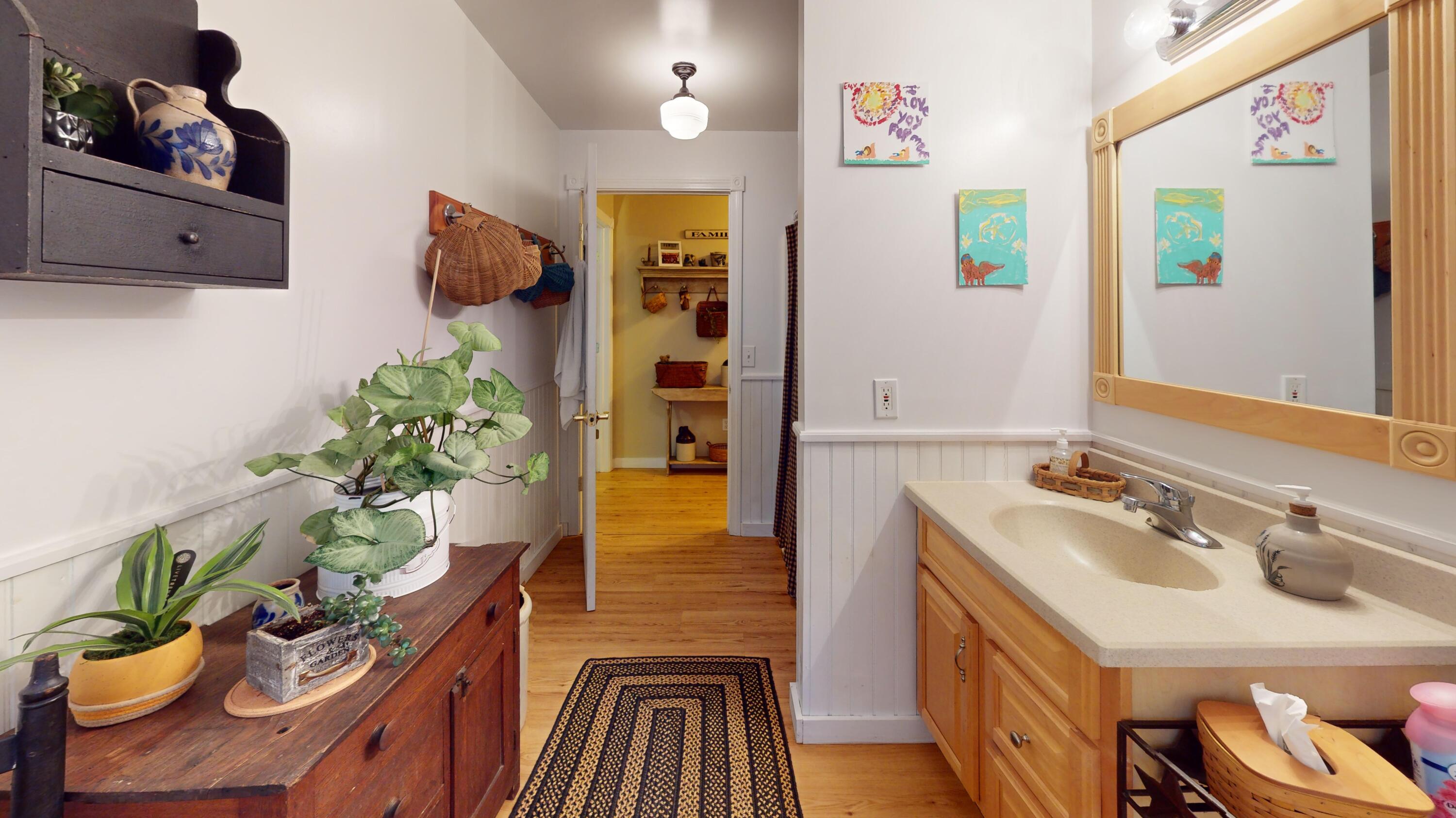 367 White Point Estates Road Lincoln, ME 04457 - Photo 29 of 60 367-White-Point-Estates-Rd-Bathroom