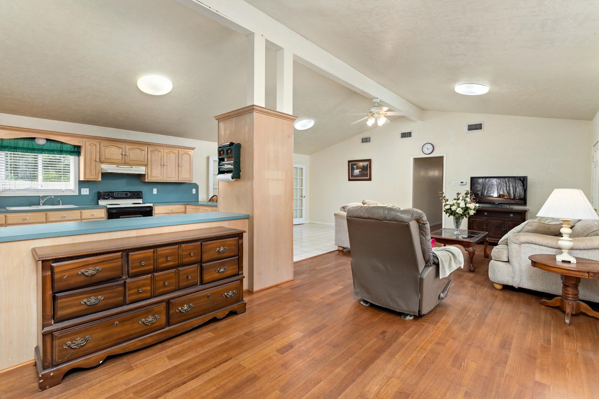 4724 Church House Road Orange, TX 77630 - Photo 14 of 36