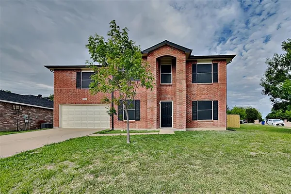 $2,100 | 1400 Queen Annes Drive, Burleson, TX 76028
